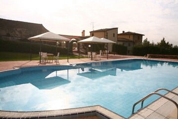Studio "Farm CASALBOSCO" an ancient medieval village in the countryside