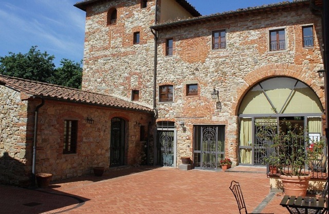 Studio "Fattoria CasalBosco" an ancient medieval village surrounded by greenery