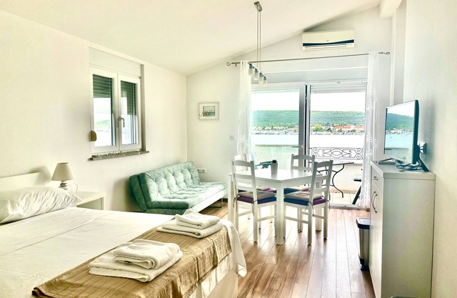 Studio flat near beach Sukošan, Zadar (AS-9711-a)