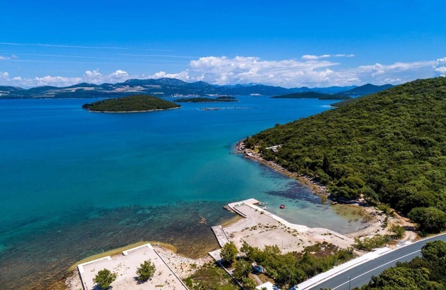 Studio flat with balcony and sea view Drače, Pelješac (AS-10211-a)