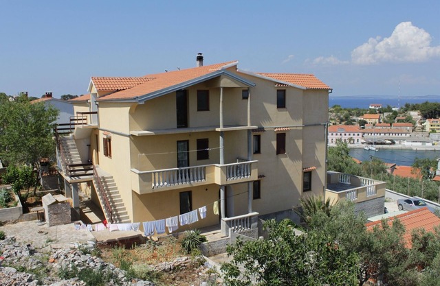 Studio flat with balcony and sea view Sali, Dugi otok (AS-8152-a)