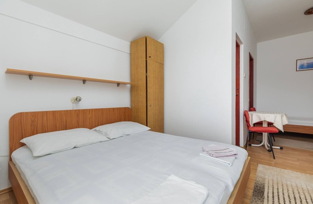 Studio flat with balcony and sea view Podaca, Makarska (AS-516-c)