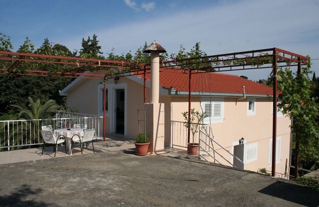 Studio flat with balcony Trpanj, Pelješac (AS-257-c)