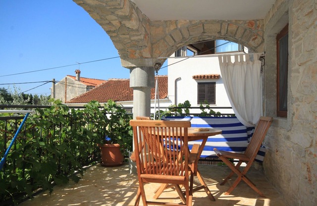 Studio flat with terrace Bašanija, Umag (AS-7148-a)