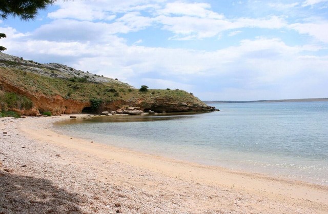 Studio flat with terrace and sea view Cove Smokvica, Pag (AS-4137-a)