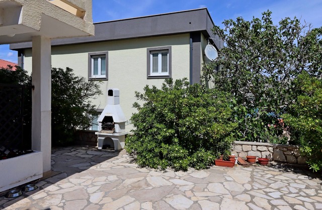 Studio flat with terrace and sea view Pag (AS-18325-a)