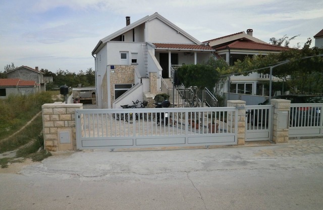 Studio flat with terrace Nin, Zadar (AS-12864-a)
