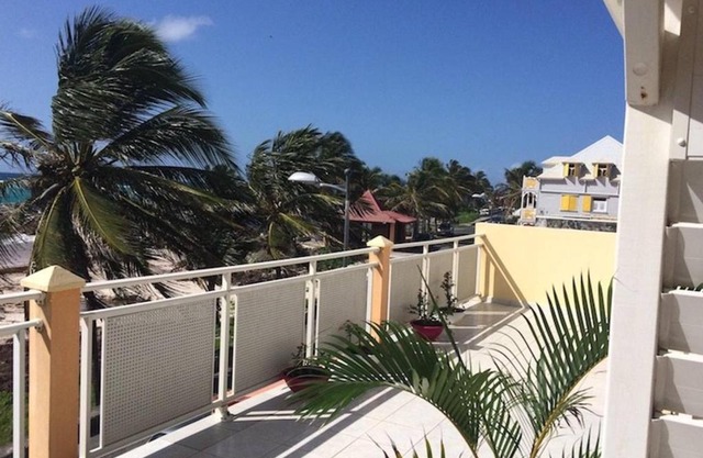 Studio lumineux avec vue sur la mer à Capesterre, 20 m², terrasse
