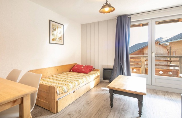 Studio in Saint-Sorlin near Ski Resort & Pool