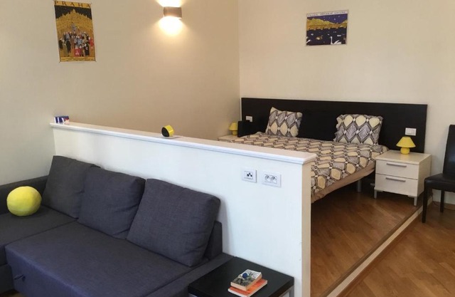 Studio in Locals Popular Location near the River by easyBNB