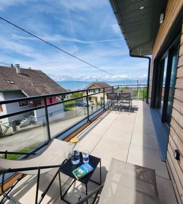 Studio lumineux avec grande terrasse et vue lac, Parking privé