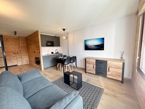 Studio moderne avec parking privé près du centre - FR-1-624-71