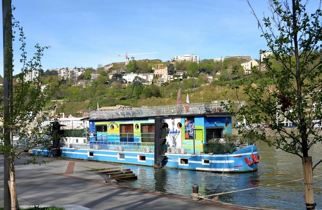 STUDIO PENICHE MINICABINE Unusual Old LYON CENTER Confluence Bellecour