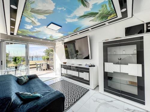 Studio Prestige avec terrasse, île des pêcheurs, Vue port