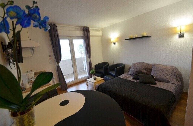 Studio sea view with swimming pool and kitchenette