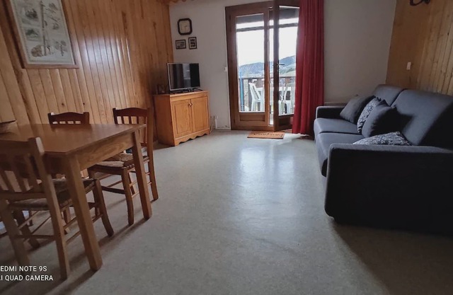 STUDIO sleeps 4 SAINT JEAN MONTCLAR