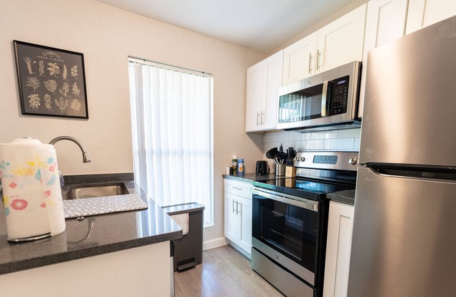 Studio w/Great Location Near Highway DT-F