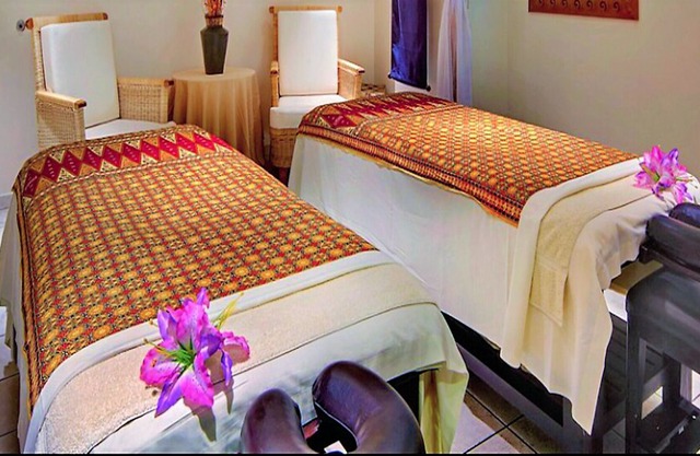 Studio w/Mini Kitchen, Balcony, Dining, Bar, Concierge, Massage, Movies +more!!