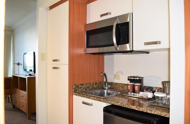 Studio w Ocean & Lagoon View (C04) - 2 adults