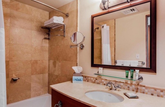 Studio w Ocean & Lagoon views -2 adults (E19)