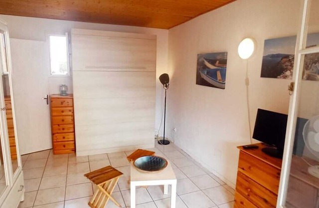Studio with closed loggia and 25m2 terrace