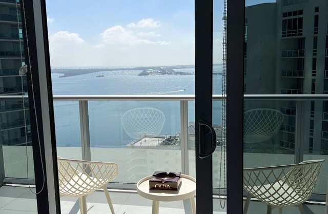 Studio With Exceptional View!