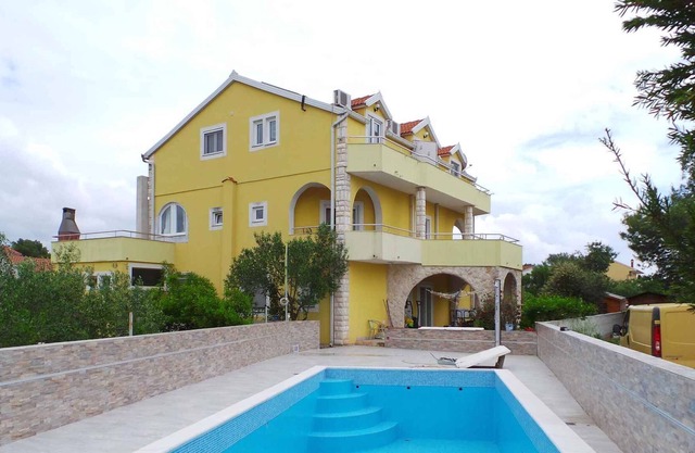 Studio with terrace and air conditioning