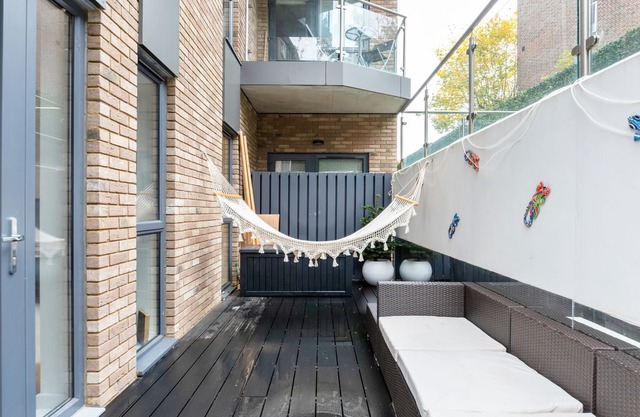 Stunning 1 Bed Apt, w/Terrace nr Elephant and Castle
