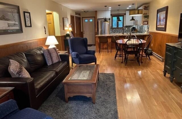 Stunning 2B Condo w/Private Trail to Slopes!