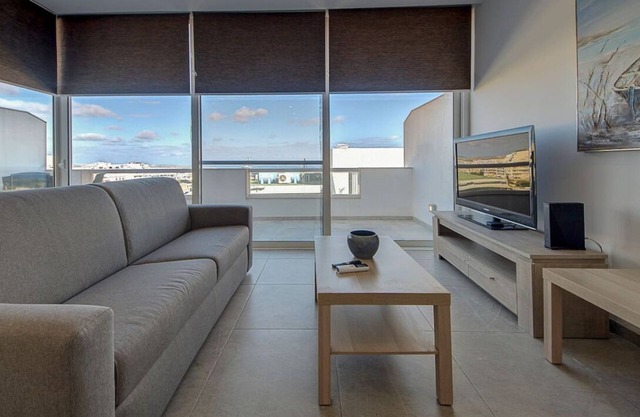 Stunning 2BR Penthouse with Terrace in Mellieħa