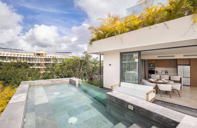 Stunning 2BR PH | Private Pool, Gym & Concierge