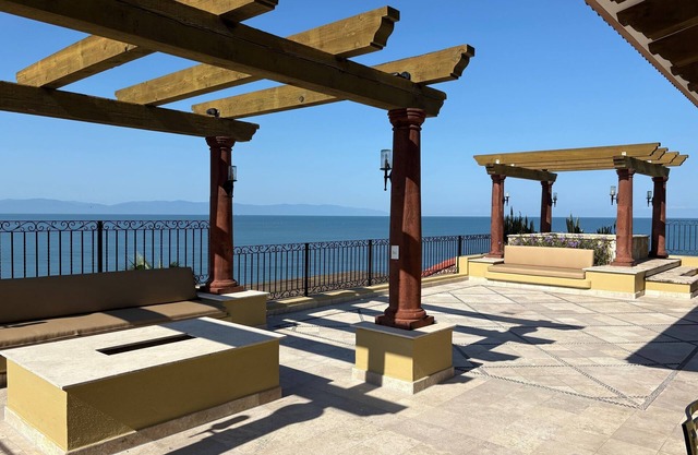 Stunning 3‑Bedroom Ocean-View Penthouse - Christmas Week 2025 Villa La Estancia