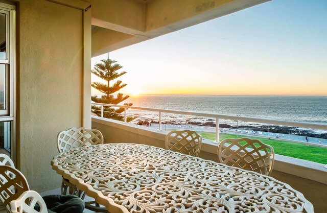 Stunning 3-Bedroom Sea Point Retreat Marin