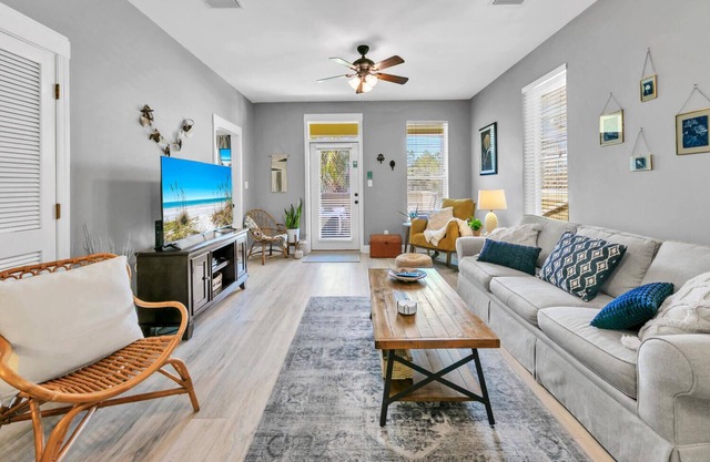 ☀️Stunning 30A Retreat-Pool-4 Bikes-Shore Bird Sanctuary☀️