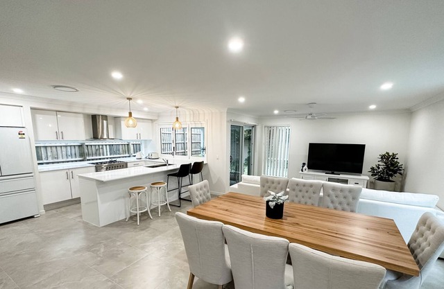 Stunning 4 bdrm *Brand New* Private Peaceful