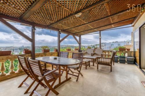 Stunning 4BR Villa with Huge Terrace in Kappara by 360 Estates