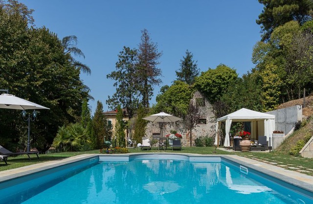 Stunning 5 bedroom Villa in Vorno (Q5470)