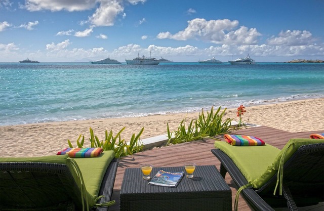 Stunning 6 bedroom villa located directly on the beach in St Martin
