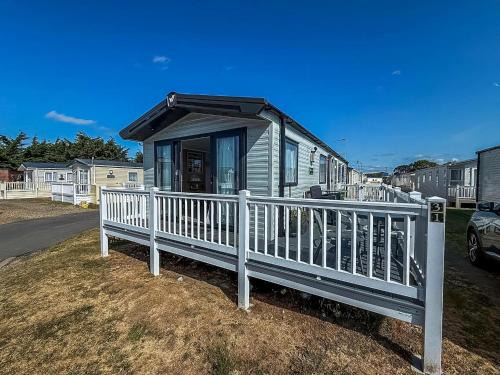 Berth Caravan At Felixstowe Beach Holiday Park 