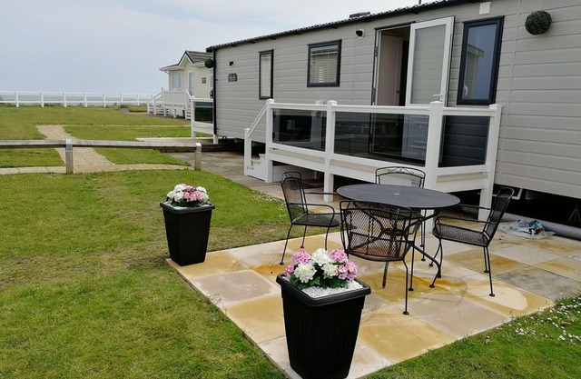 Stunning 8 berth caravan with sea views at Hopton Haven in Norfolk ref 80014H