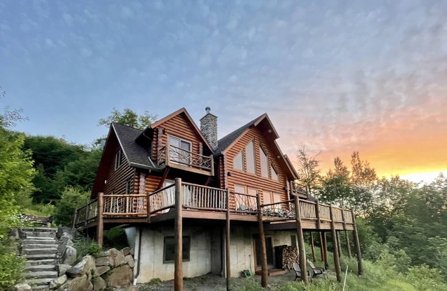 Stunning Adirondack lodge in serene wilderness setting