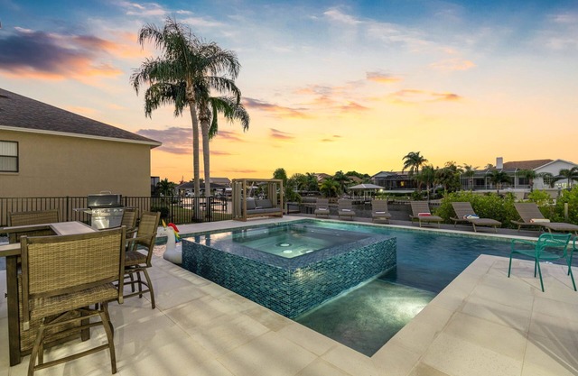 Stunning Apollo Beach Villa w/Amazing Pool Escape