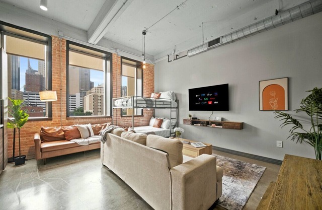 Stunning Downtown Apartment | Pool, Laundry, Parking