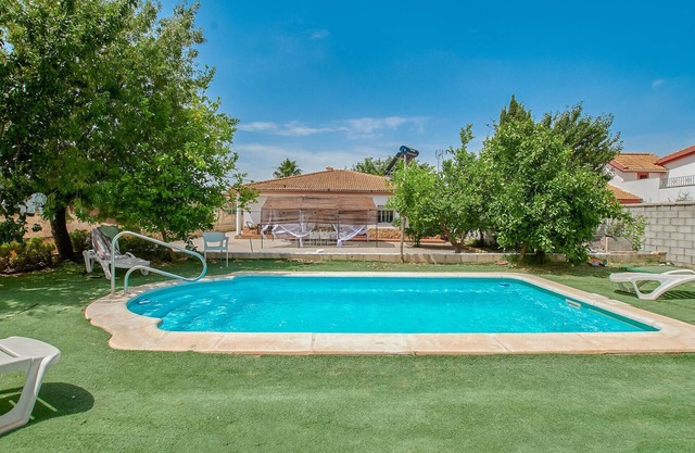 Stunning home in La Carlota with WiFi