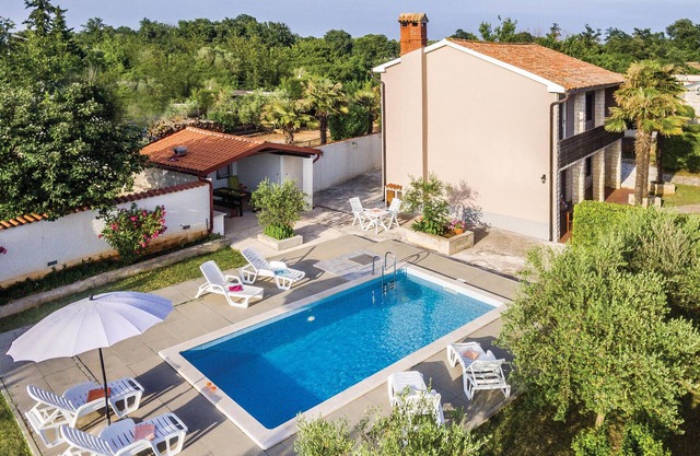 Stunning home in Segotici with WiFi