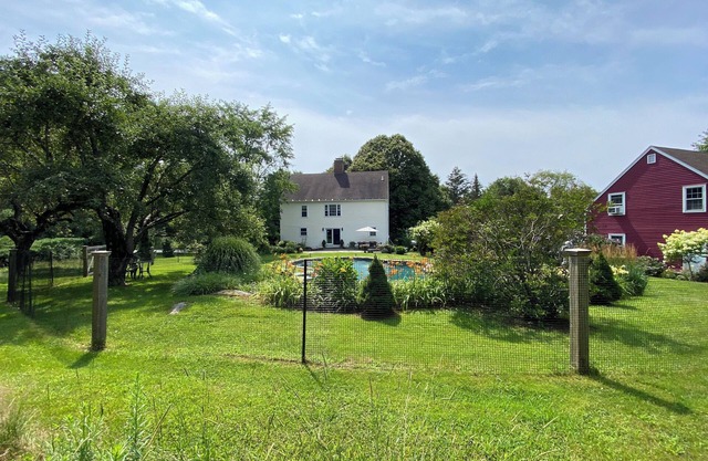Stunning Litchfield home 1 1/2 hours from NYC in idyllic setting, 3 bedrooms