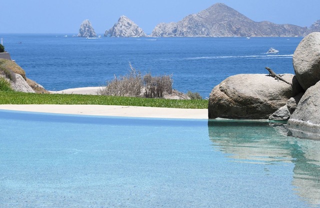 Stunning Ocean and Arch View in tranquil Cabo San Lucas