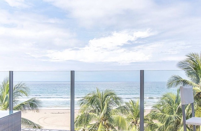 Stunning Ocean & Mountain Views