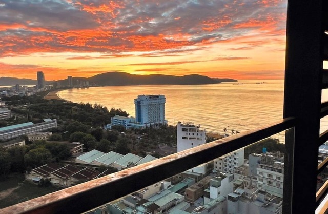 Stunning Ocean View Apartment in FLC Sea Tower
