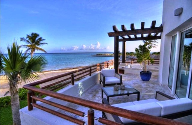 Stunning Ocean View 2 Bedroom Condo with Jacuzzi! Sleeps 4